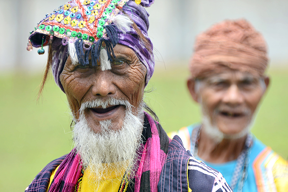 Этнические жители Давао на празднике Кадаяван.