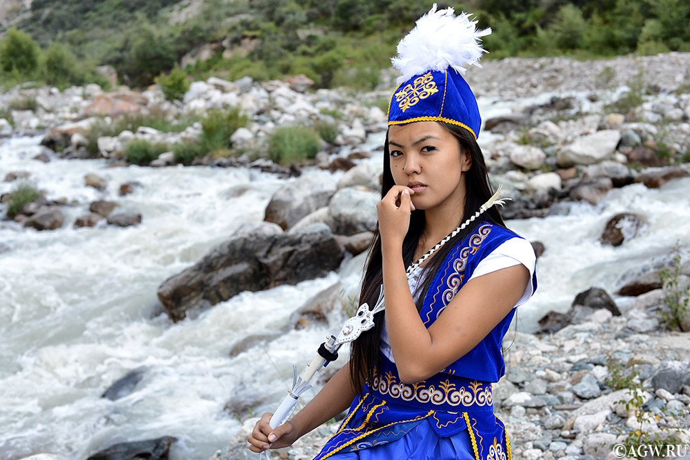 Киргизский девушка фото